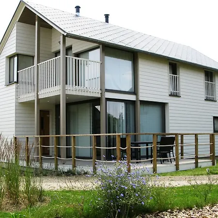Domaine Golden Lakes Village 1