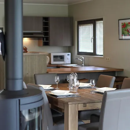 Domaine Golden Lakes Village 1 * Boussu-lez-Walcourt