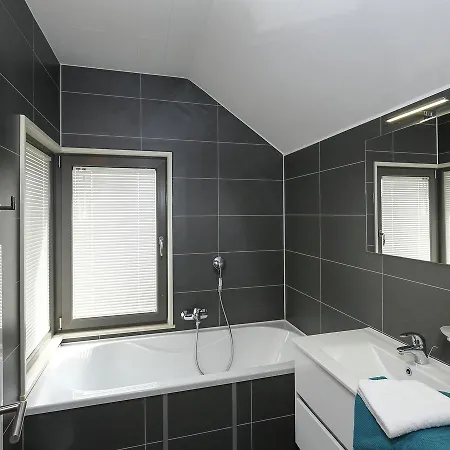Domaine Golden Lakes Village 1 * Boussu-lez-Walcourt