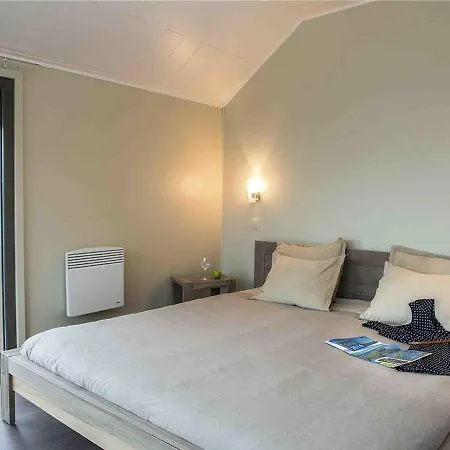 Villa Domaine Golden Lakes Village 1 *