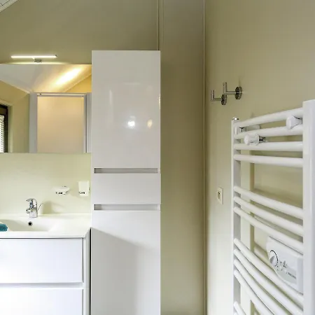 Domaine Golden Lakes Village 1 *
